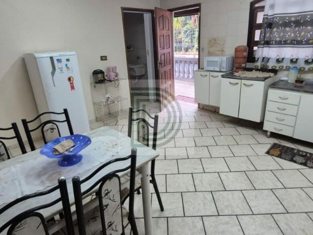 Amplo Sobrado à Venda | Km 20 da Raposo Tavares | Rua Fechada | Piscina | 6 Vagas