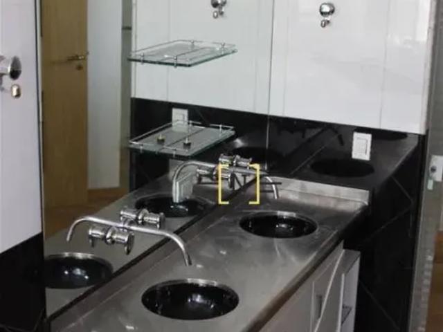 Amplo sobrado com 04 suites e piscina!