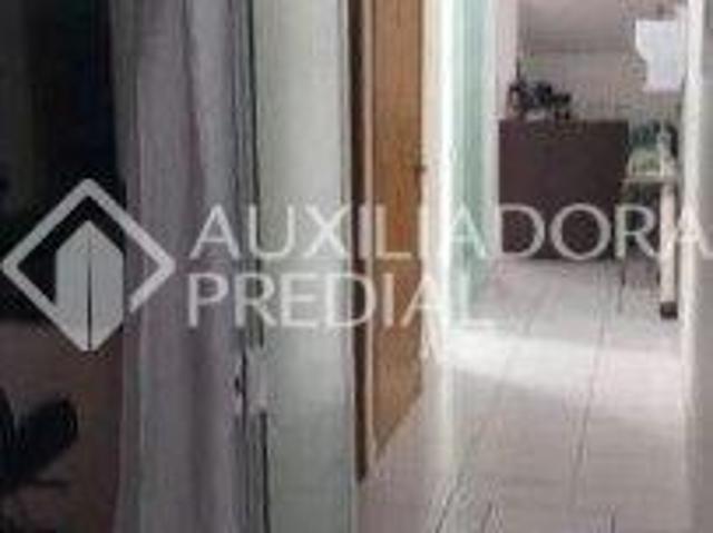 Amplo Sobrado de 194m² com 4 Vagas Excelente Oportunidade no Centro