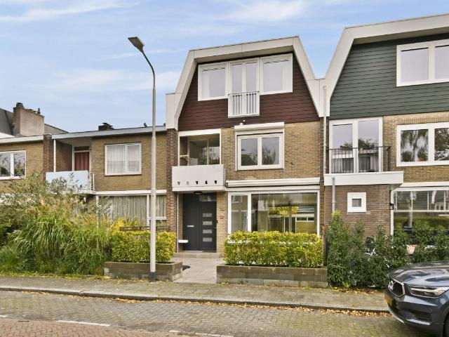 Amstelveen – Prof. Lorentzlaan 74