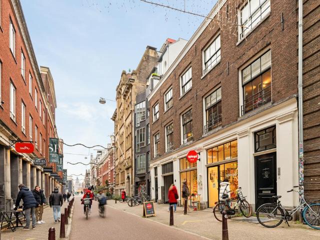 Amsterdam – Nieuwe Spiegelstraat 2 2