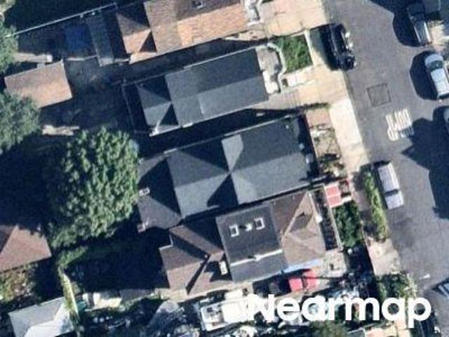 Amundson Ave