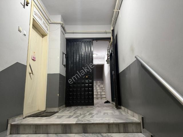 Çamurlu Mahallesinde Anayol Üstü Doğalgazlı Satılık Daire