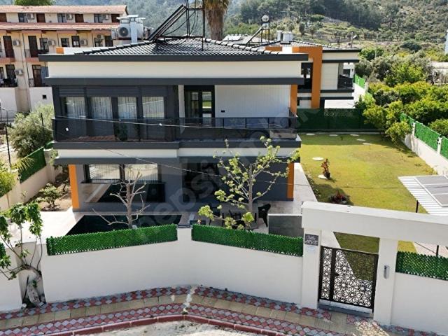 Çamyuvada Özel Havuzlu Lüks 3+1 Villa Günlük 300 Aylık 90.000 TL