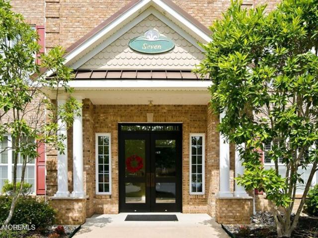 Amy Ct, Lakewood, Condo For Sale