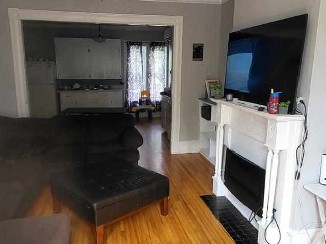 Amy Has an Apartment