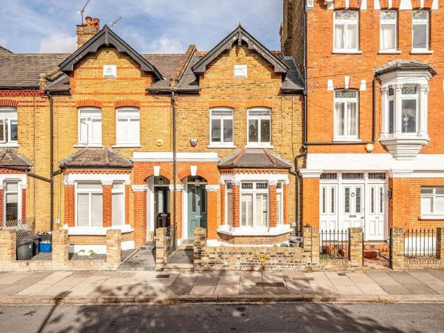 Amyand Park Road, St Margarets TW1 4 bed terraced house to rent £4,250 pcm £981 pw