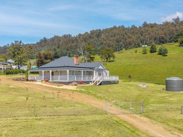 An unbelievable homestead lifestyle acreage!