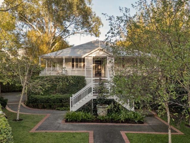 An Unexpected 2,014sqm Garden Estate Behind a Classic Paddington Queenslander