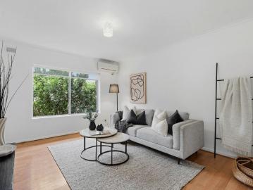 An Urban Unit with Plympton's Vibrant Lifestyle on its Doorstep