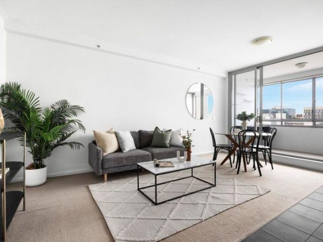 An Urban Retreat In The Landmark Genoa