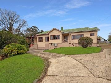 An Acre Character Filled Home in Pambula Village