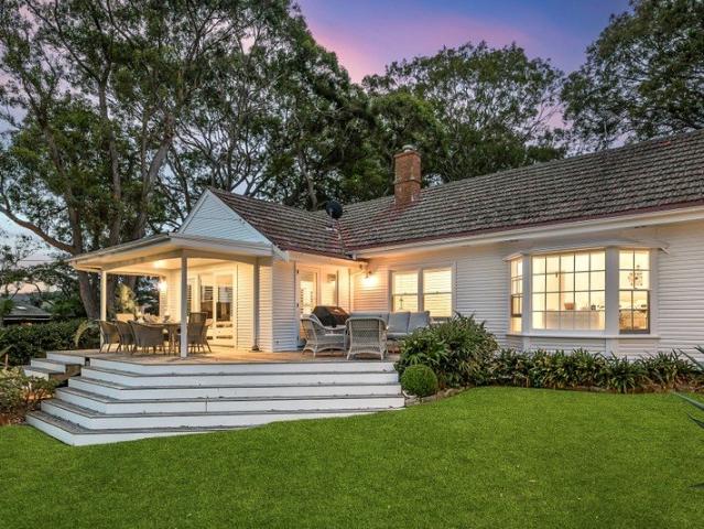 An absolute gem of a cottage at Taylors Point