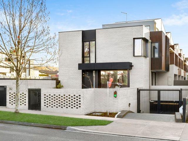 Developers Clearance | 3 Bed Townhome Ready to Move In | From $1.55M
