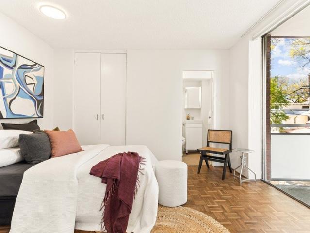 An affordable slice of harbour life