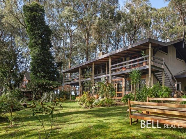 An Alistair Knox Design A Legacy Estate of Architectural Significance, Income Potential and Endless Possibilities!