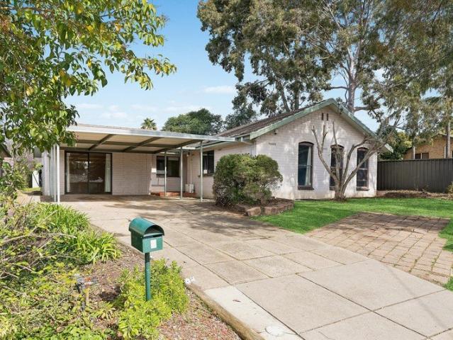 AN AMAZING OPPORTUNITY FOR RENOVATORS & FIRST HOME BUYERS