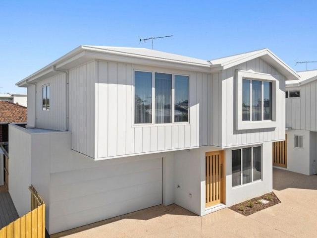 MOTIVATED VENDORS! GREAT VALUE A FANTASTIC OPPORTUNITY IN OLD TORQUAY!