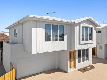 MOTIVATED VENDORS! GREAT VALUE A FANTATSTIC OPPORTUNITY IN OLD TORQUAY!