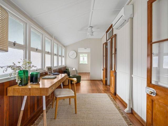 An Annerley Character Showstopper Stylishly Renovated & Ready to Impress