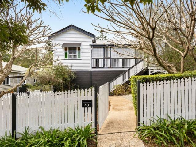 An Annerley Character Showstopper with Poolside Family Living