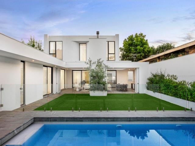 An Architectural Statement of Grand Family Living