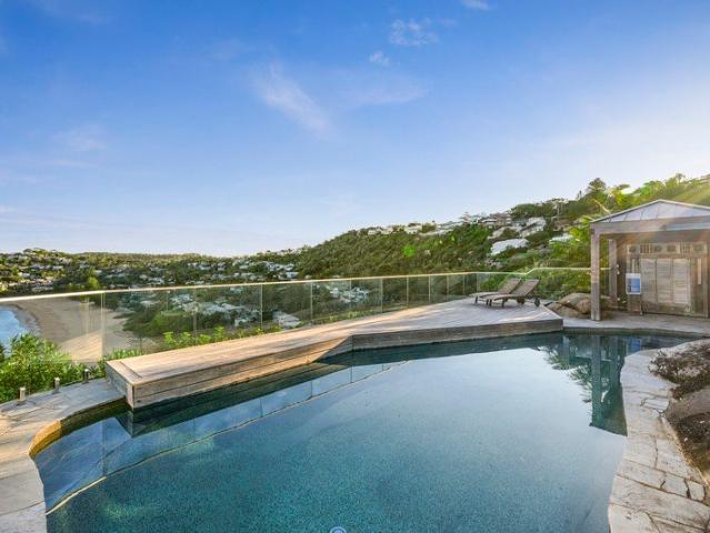 An Architectural Sanctuary Above the Horizon