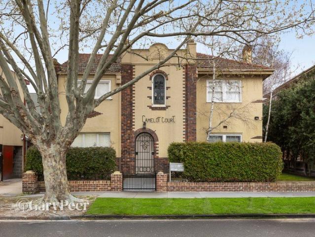 An Art Deco sanctuary in a prized Elwood location