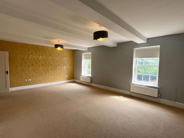 An attractive and well presented 5 bedroom detached farmhouse and variety of outbuildings suited a a number of commercial or private uses within its own generous grounds