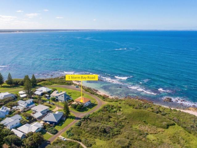AN AUGUSTA ICON IN AN EXTRAORDINARY COASTAL POSITION