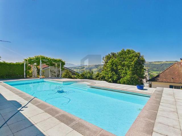 AN BESTER LAGE MIT POOL UND PANORAMASICHT