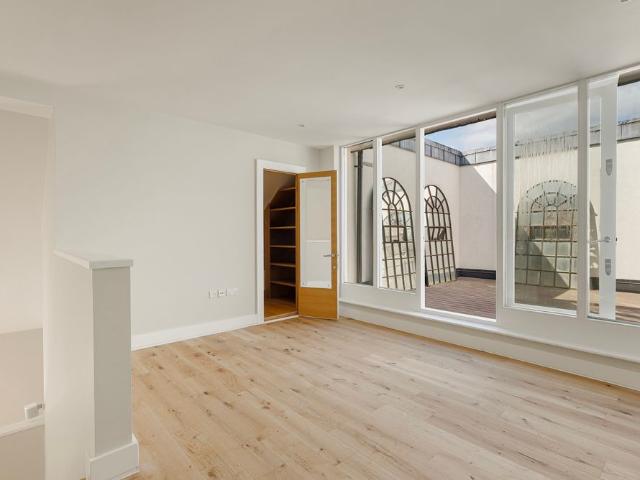 An Chic Warehouse Conversion on Hewer Street