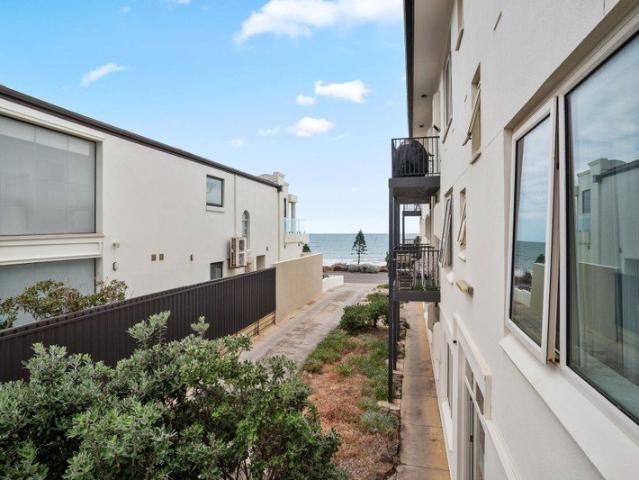 An Easy Coastal Base on the Esplanade