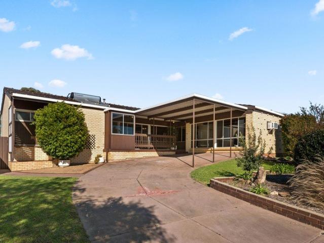 An elevated 700sqm allotment with 22.86m frontage and ocean views, this home presents many exciting opportunities