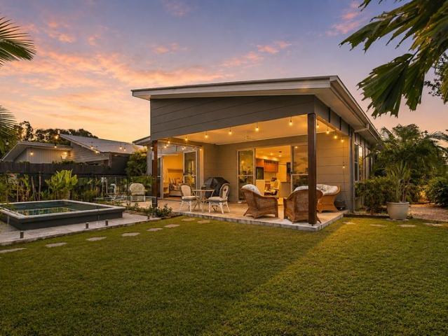 An Elevated Coastal Retreat in the Heart of Mudjimba