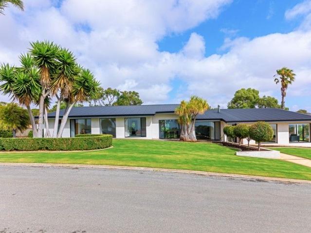 Luxury Lifestyle Property on 1.65 Hectares in Exclusive Reevesby Court, Port Lincoln