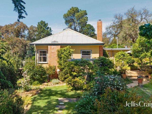 An elevated oasis in the heart of Castlemaine