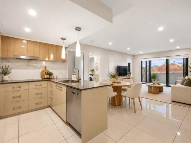 An Elevated Retreat in the Heart of Taringa