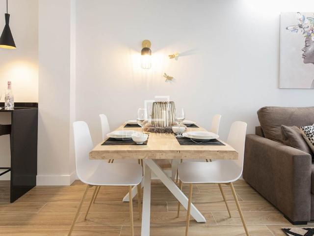 An elegant, modern, fully furnished apartment for rent in the city centre of Vigo, Pontevedra