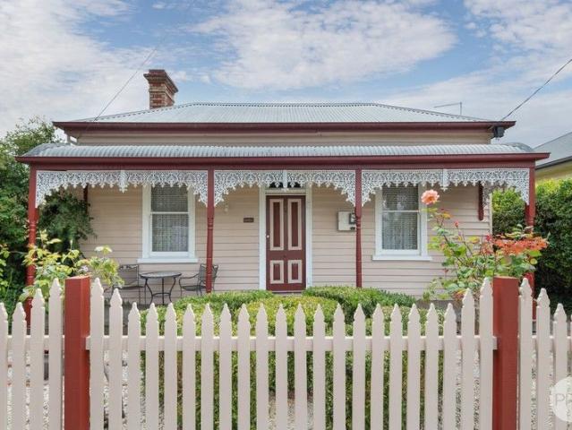 An Elegant Central Retreat of 508m2 approx. with Private Rear Access & Parking