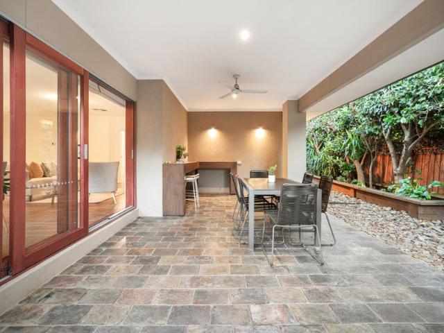 An Elegant, Easy Care Sandhurst Lifestyle