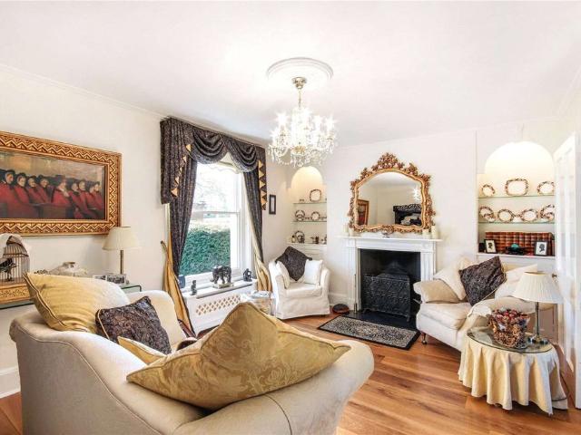 An elegant Grade II Listed Georgian villa in a prime Sevenoaks location