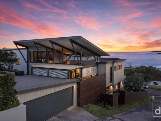 Sweeping Coastal Views from an Architectural Masterpiece