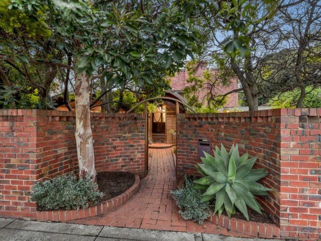 Rare Single Level Living by Melbourne's Architectural Masters