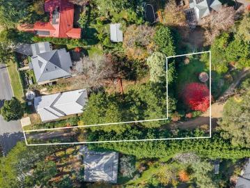 An Enchanting Garden Setting to Build Your Dream Home