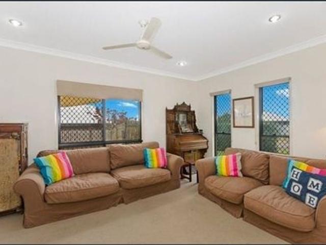 An Entertainer’s Oasis in Bushland Beach!