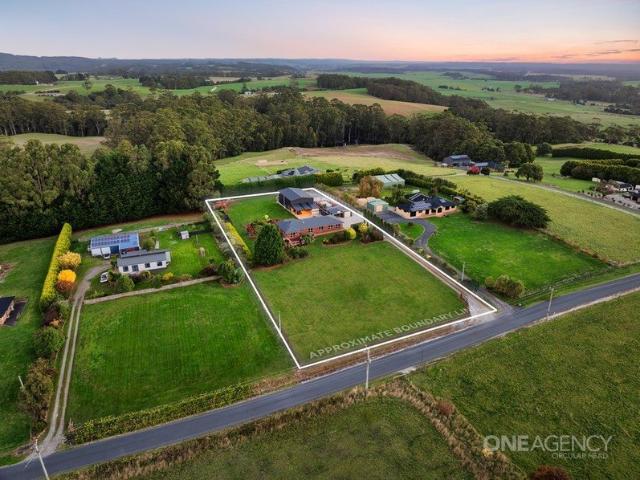 An Entertainer's Delight on 1.5 Acres with Space, Shedding & Lifestyle Appeal
