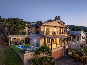 An Entertainer's Dream with Ocean Views and Town at Your Doorstep