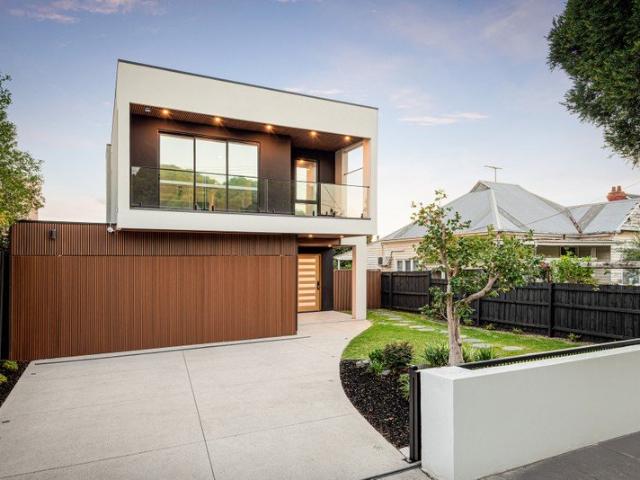 An entertainer's dream with parkside prestige