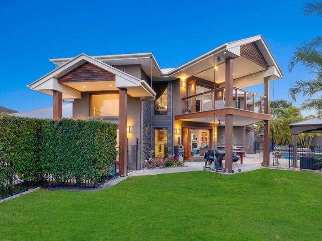 An Entertainer's Dream with Space for the Whole Family!